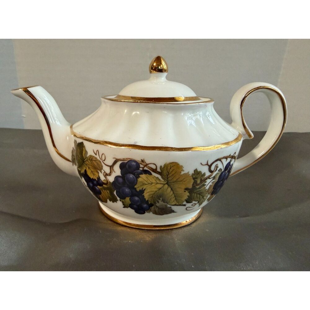 Wade England Regency Collection Mini Teapot Fine Bone China Grapes Gold Trim